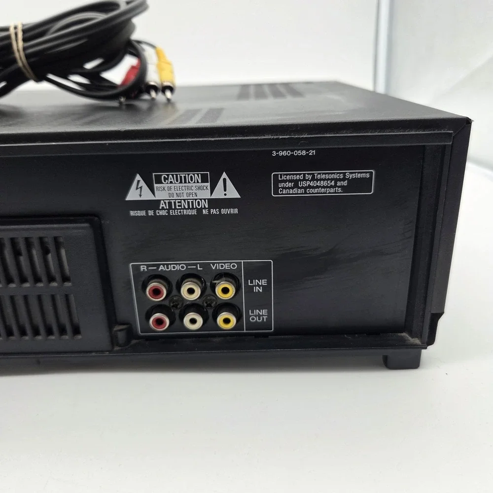 Sony SLV-740HF Hi-Fi VHS VCR Player Recorder w/ AV Cables - TESTED *no Remote*